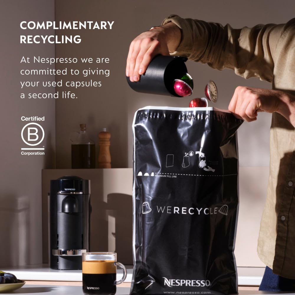 Liquorice Black Coffee Machine with Milk Frother I1533